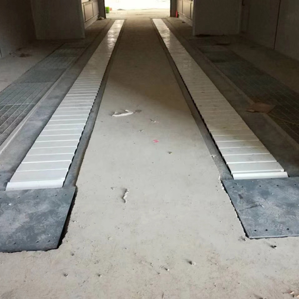 板鏈輸送機